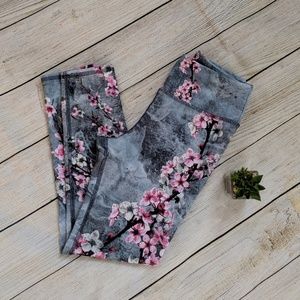 Evolution and Creation Athletic Leggings sz S